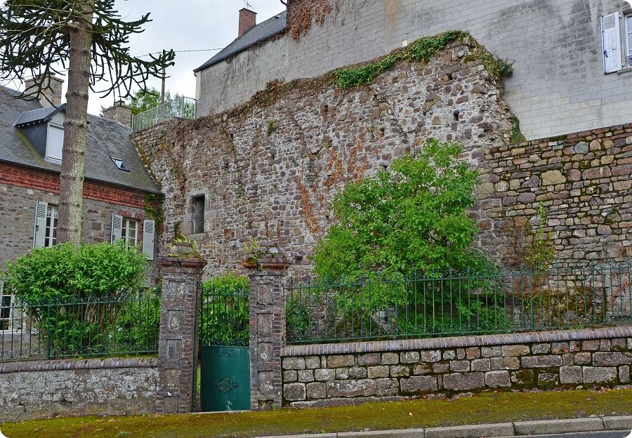 Château médiéval disparu d'Hambye