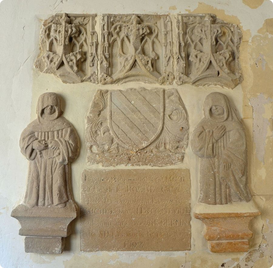 Fragments du mausole de Marie de la Roche-Guyon