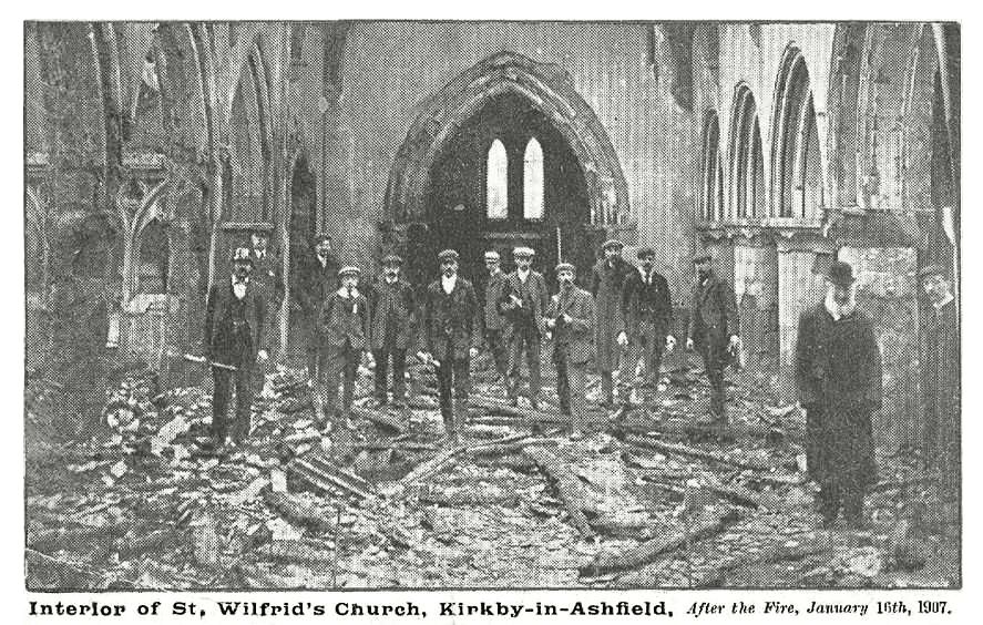 L'incendie de l'glise Saint-Wilfrid de Kirkby en 1907