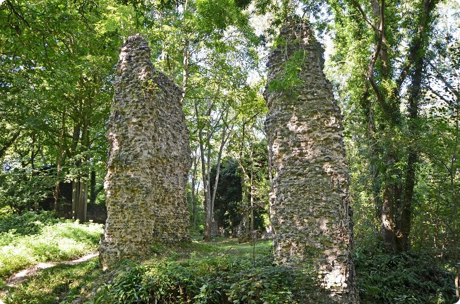 Vestiges du château médiéval d'Hautot-sur-Mer